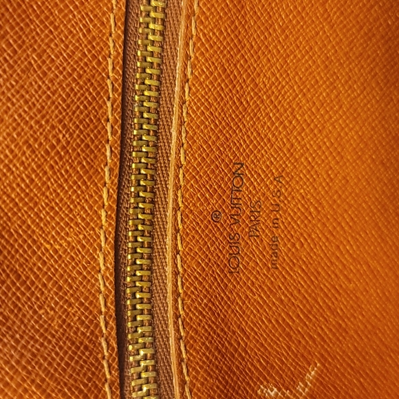 Vintage Louis Vuitton Crossbody - Picture 3 of 4